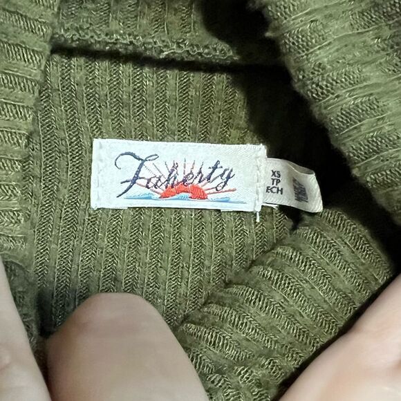 Faherty Legend Ribbed Turtleneck Green Size XS - Picture 8 of 10